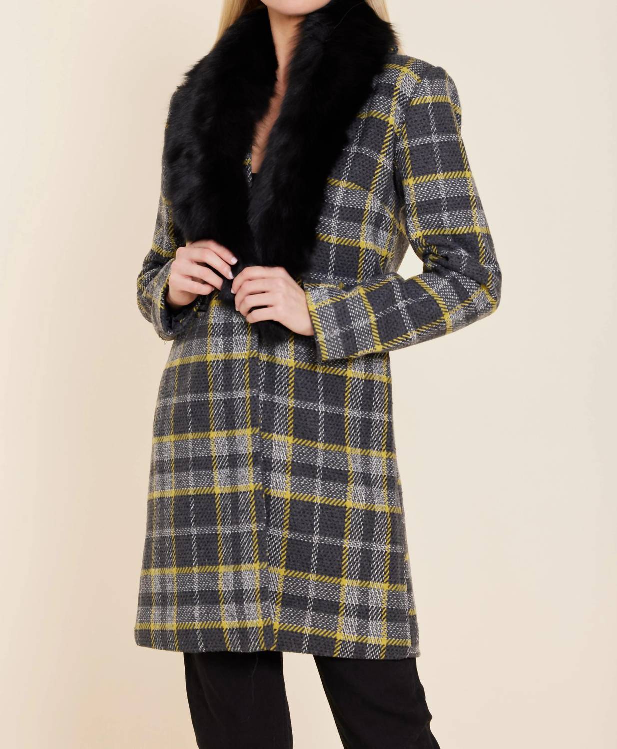 Dolce Cabo - Long Plaid Coat With Detachable Fur Collar