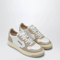 AUTRY Women's Medalist Low Sneaker in white pepper - women's sneaker - detail view