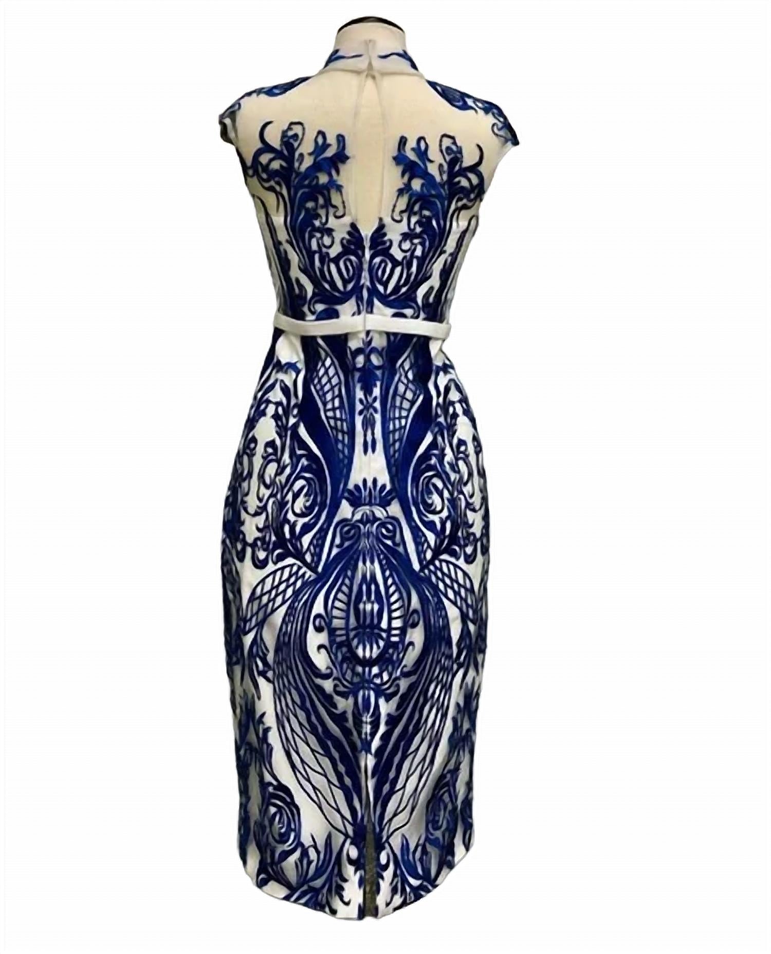 STRUCTURED EMBROIDERY GOWN