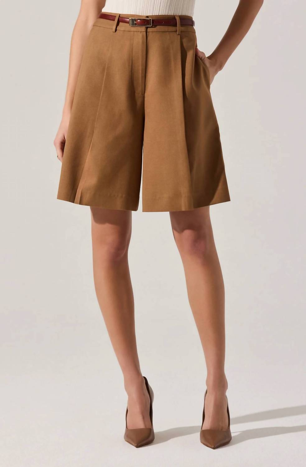 Astr - Quillie Pleated Tailored Bermuda Short