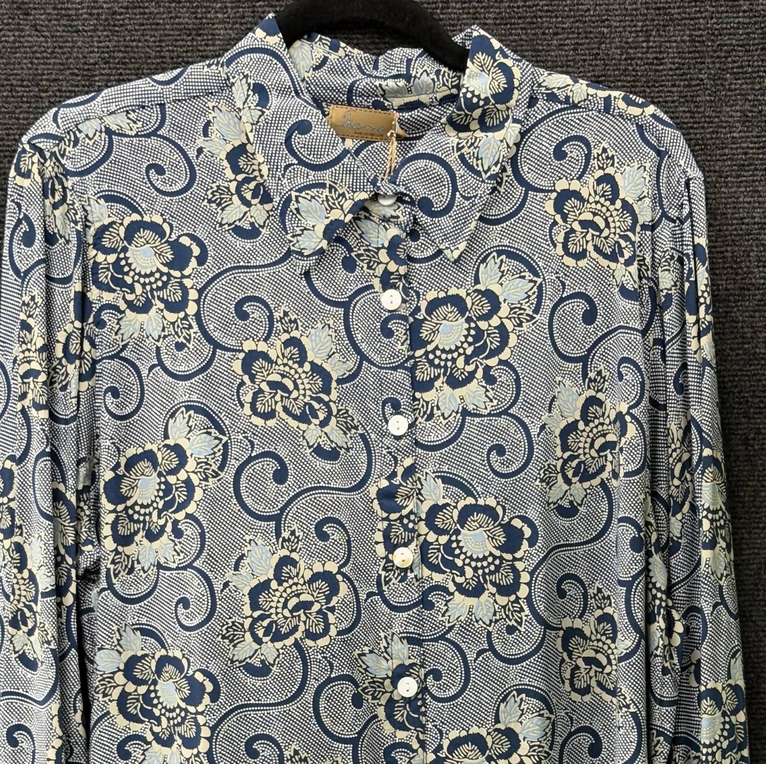 Skemo - Women's Batik Long Sleeve Shirt