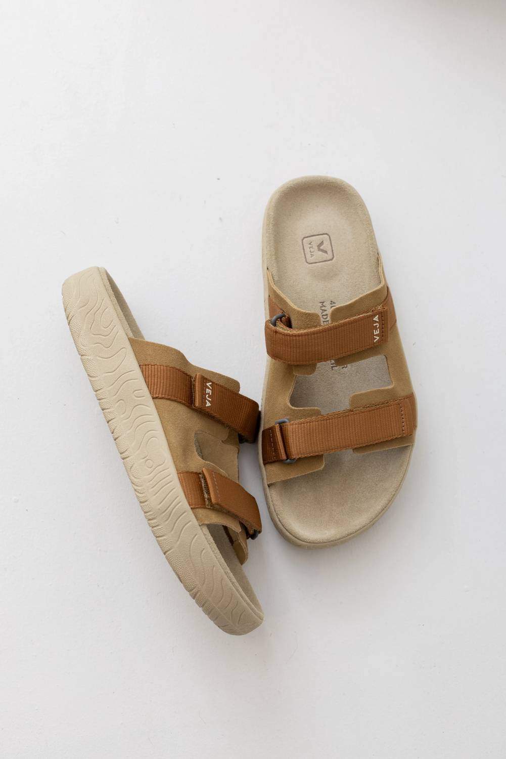 Veja - Women's Tent Arpoador Suede Sandal