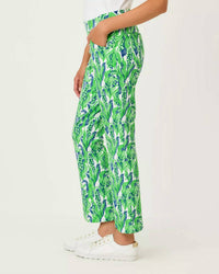 Lilly Pulitzer - Upf 50+ Luxletic Corso Scallop Kick Flare Pant