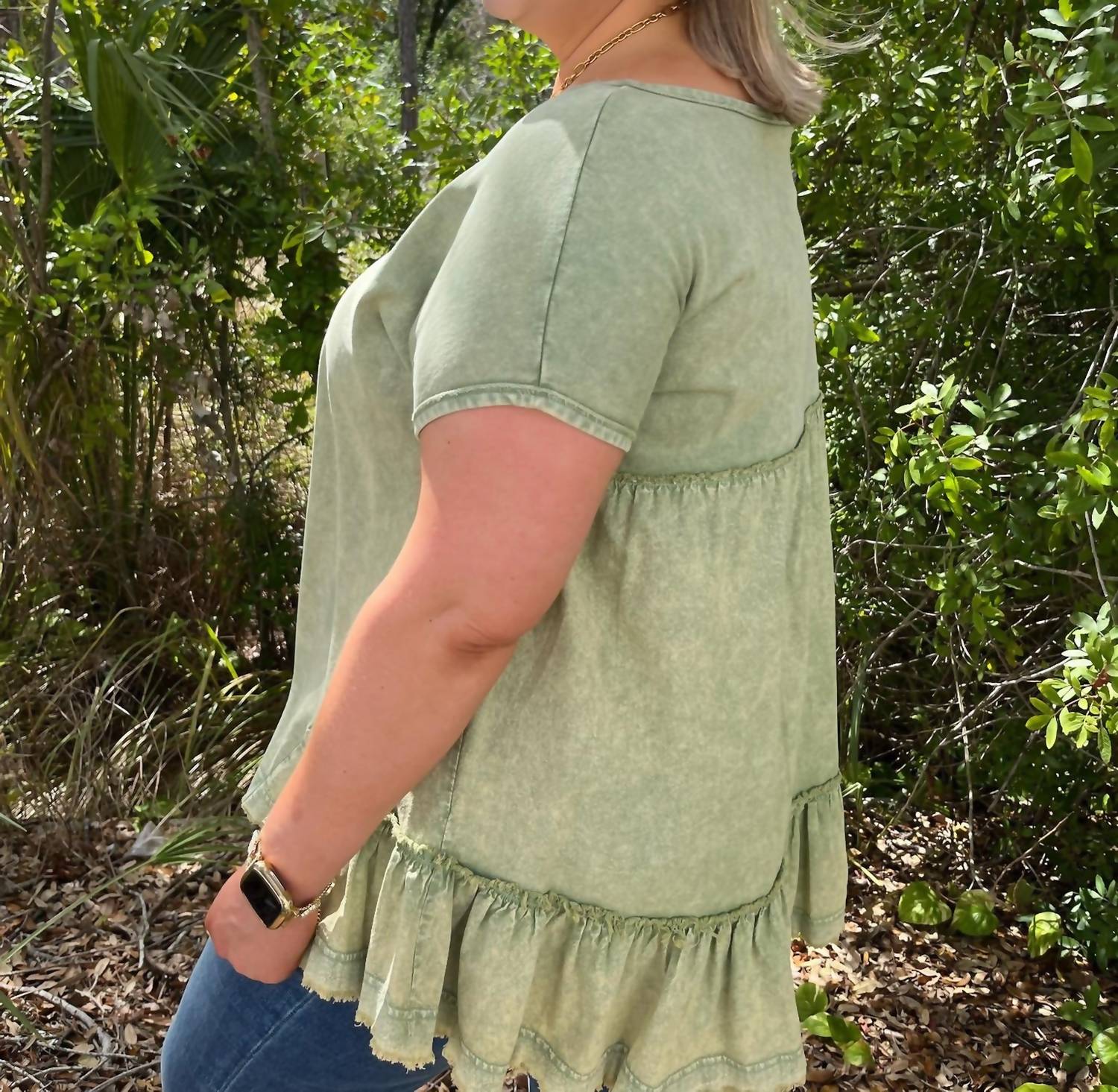 Easel - Ruffle Bottom Top