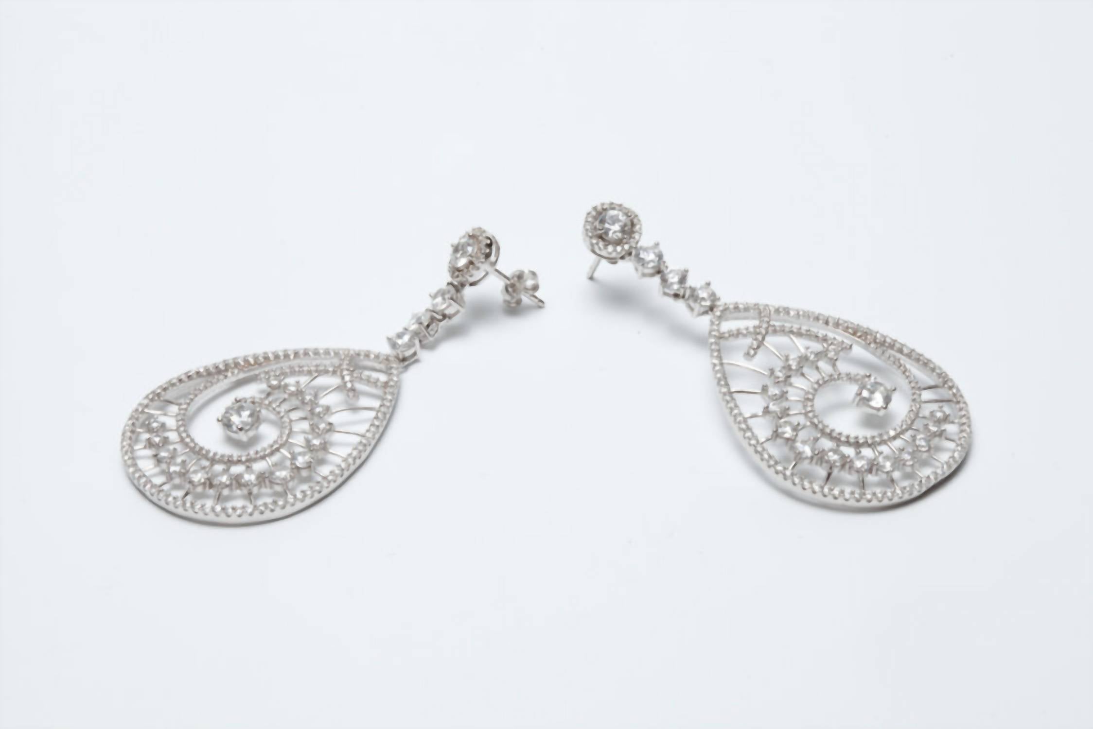 Avenue Chic - Women's Snail Earrings