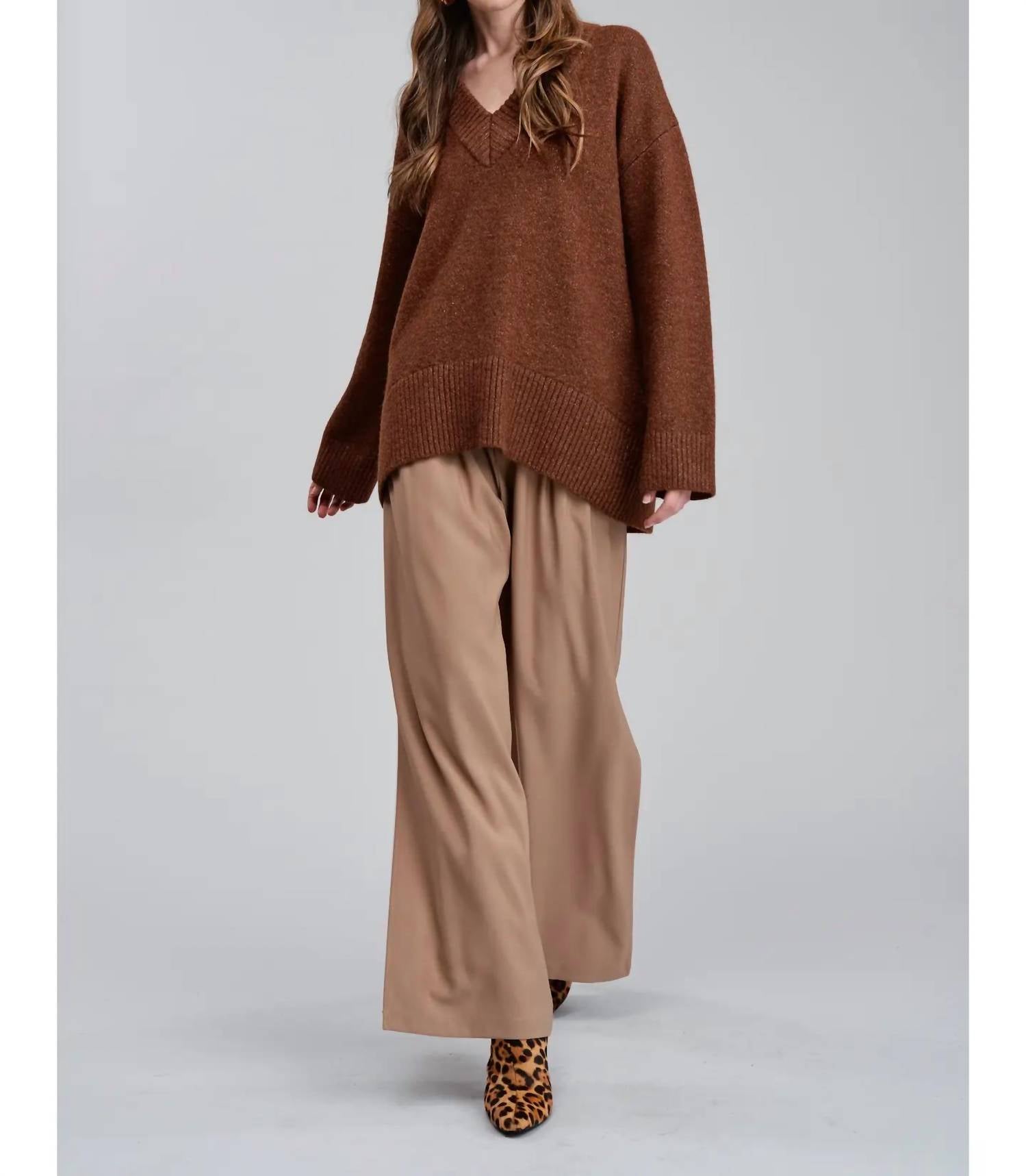 Flat White - Mila V-neck Sweater