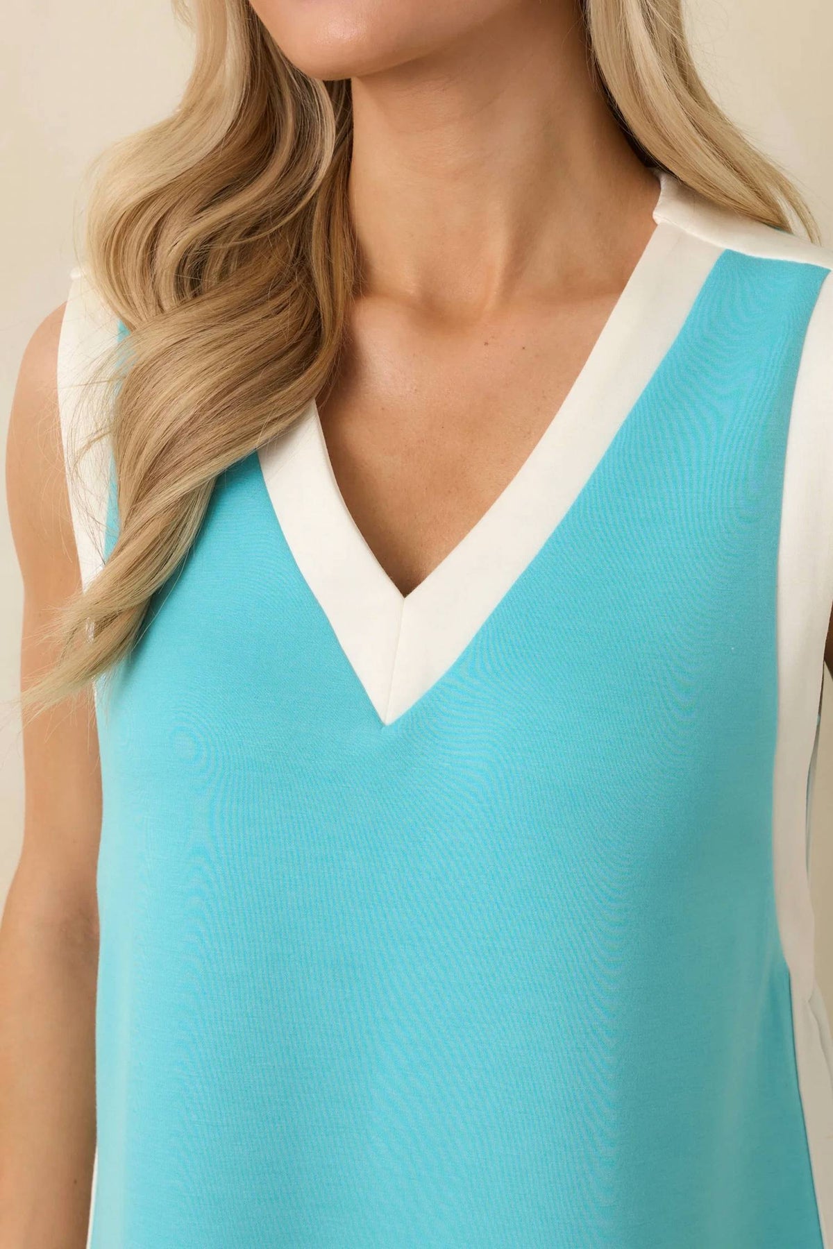 Entro - Jersey Knit Contrast Trim Sleeveless Mini Dress