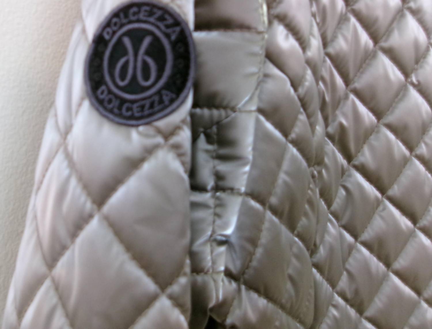 Dolcezza - Women's Puffer Jacket With Zippered Side Pockets
