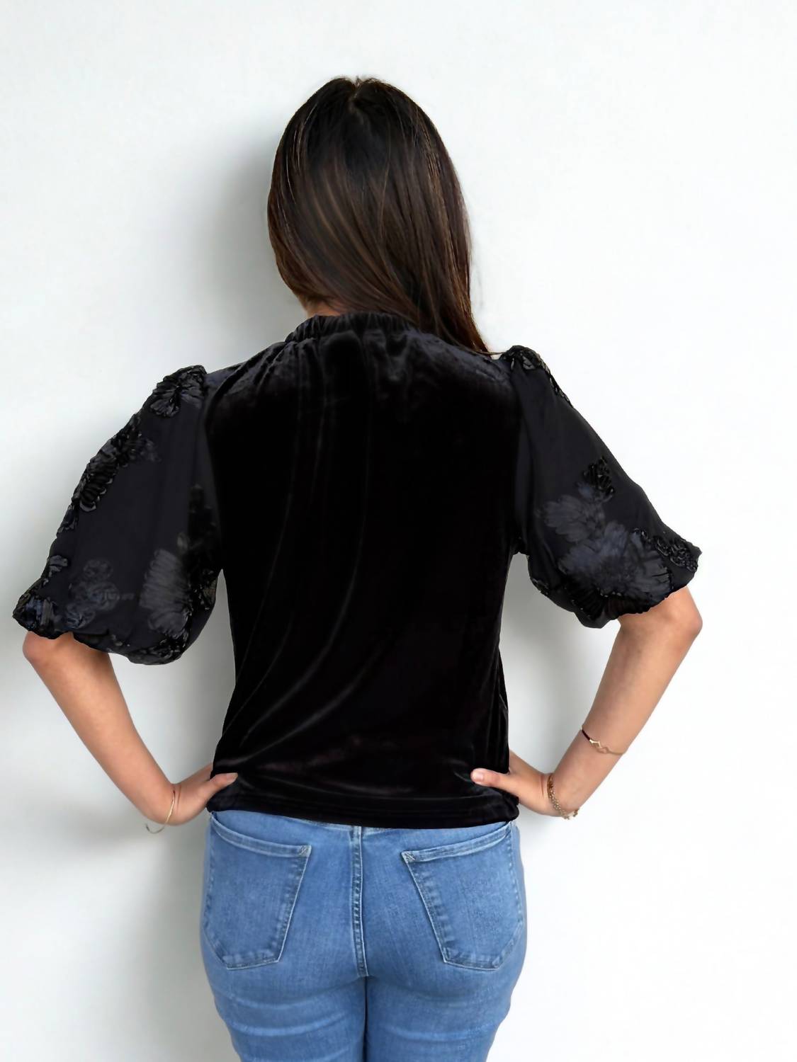 Thml - Floral Embroidered Puff Sleeve Velvet Top