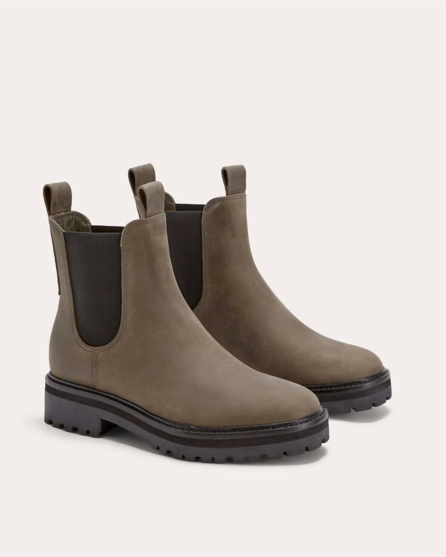Everlane Women's Lug Chelsea Boots in vintage fossil brown - women's shoe