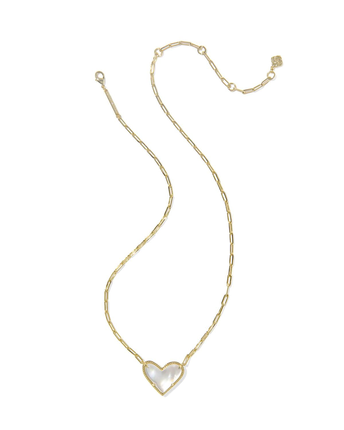 Kendra Scott - Women's Ari Heart Statement Short Pendant Necklace