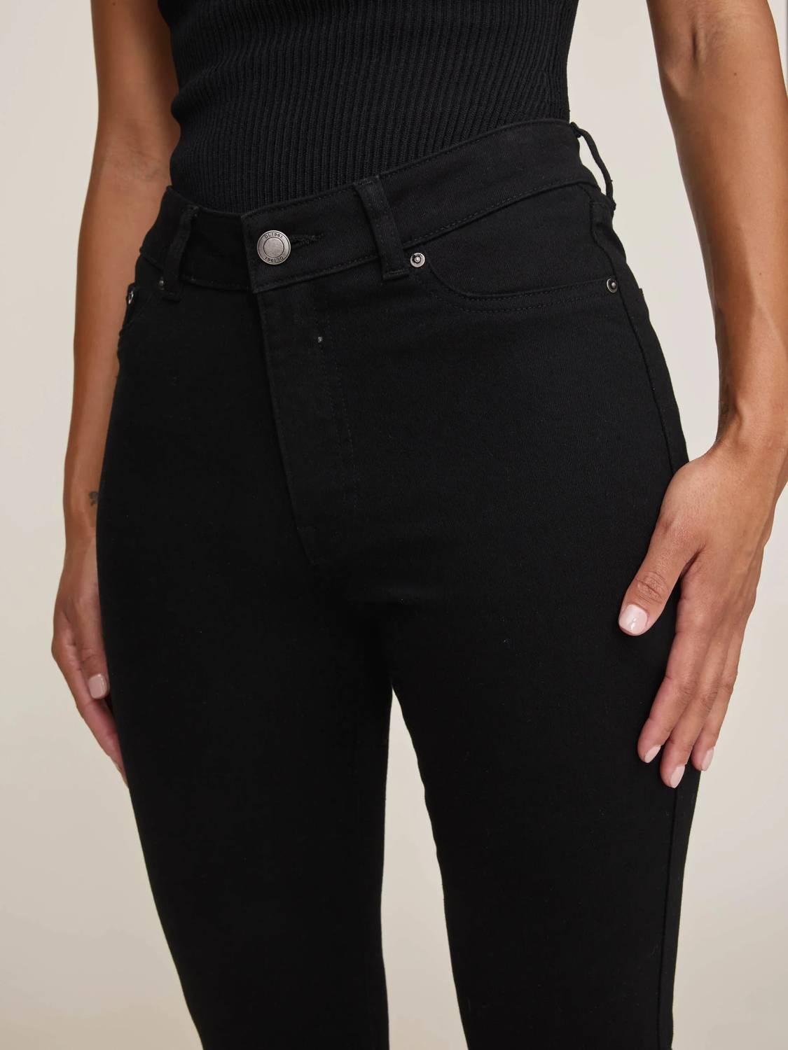 Dl1961 - Women'S - Claira Straight Boot Contoured Instasculpt Mid Rise Jeans