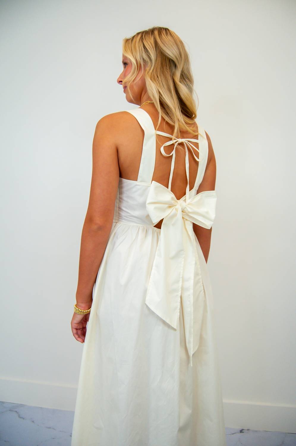 Rosa Clothing - Square Neck Strappy Tie Back Dress