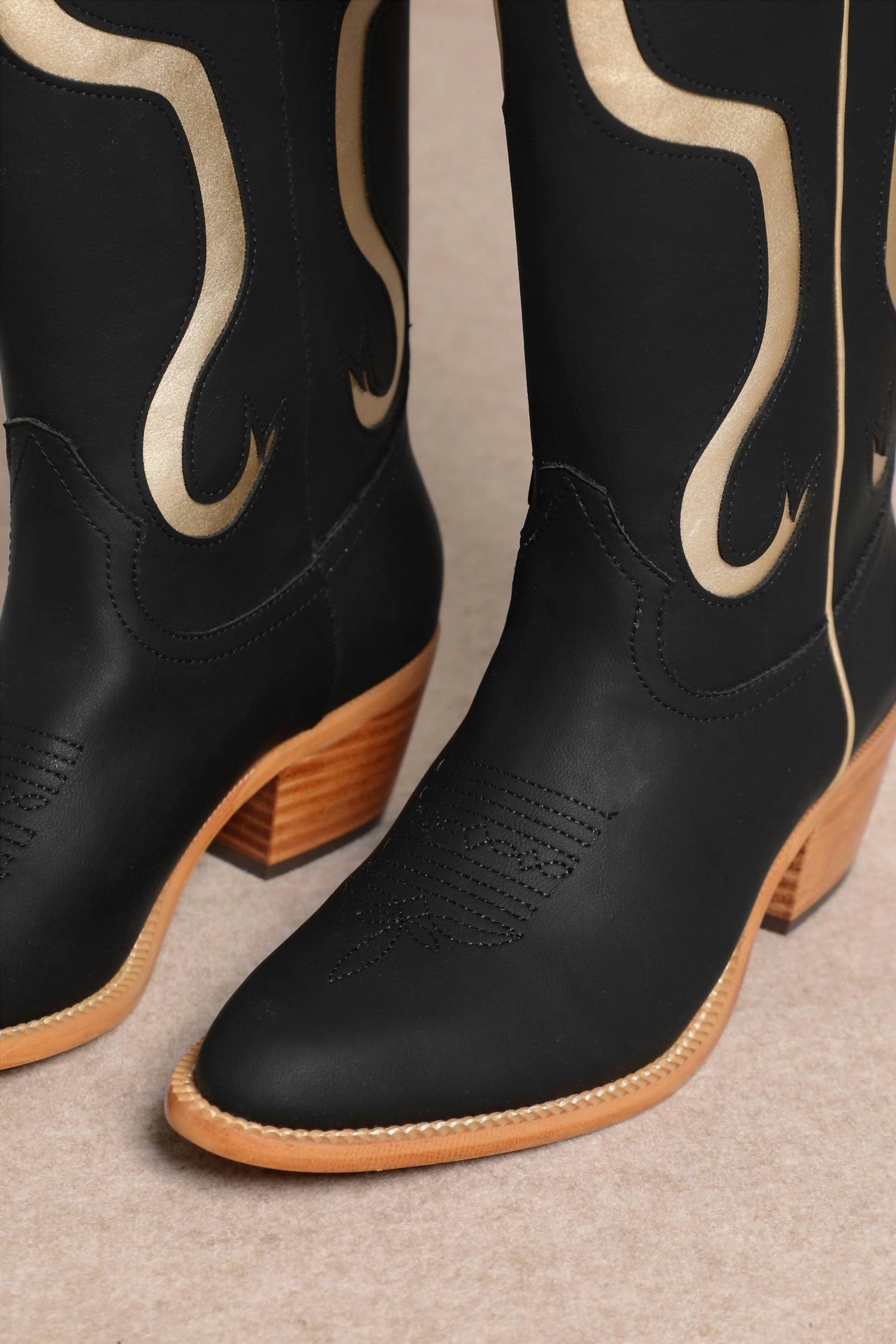 Miracle Miles - Women's Bow Boots
