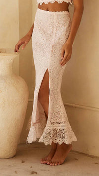 Btb Los Angeles - Cordelia Lace Skirt