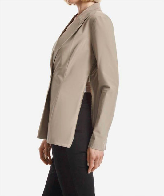 Capsule 121 - TITAN BLAZER