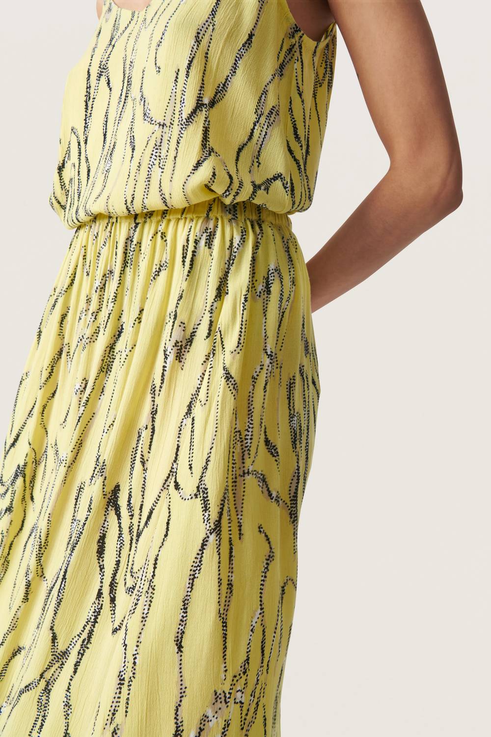 Soaked In Luxury - Zaya Elastic Waist Midi Skirt