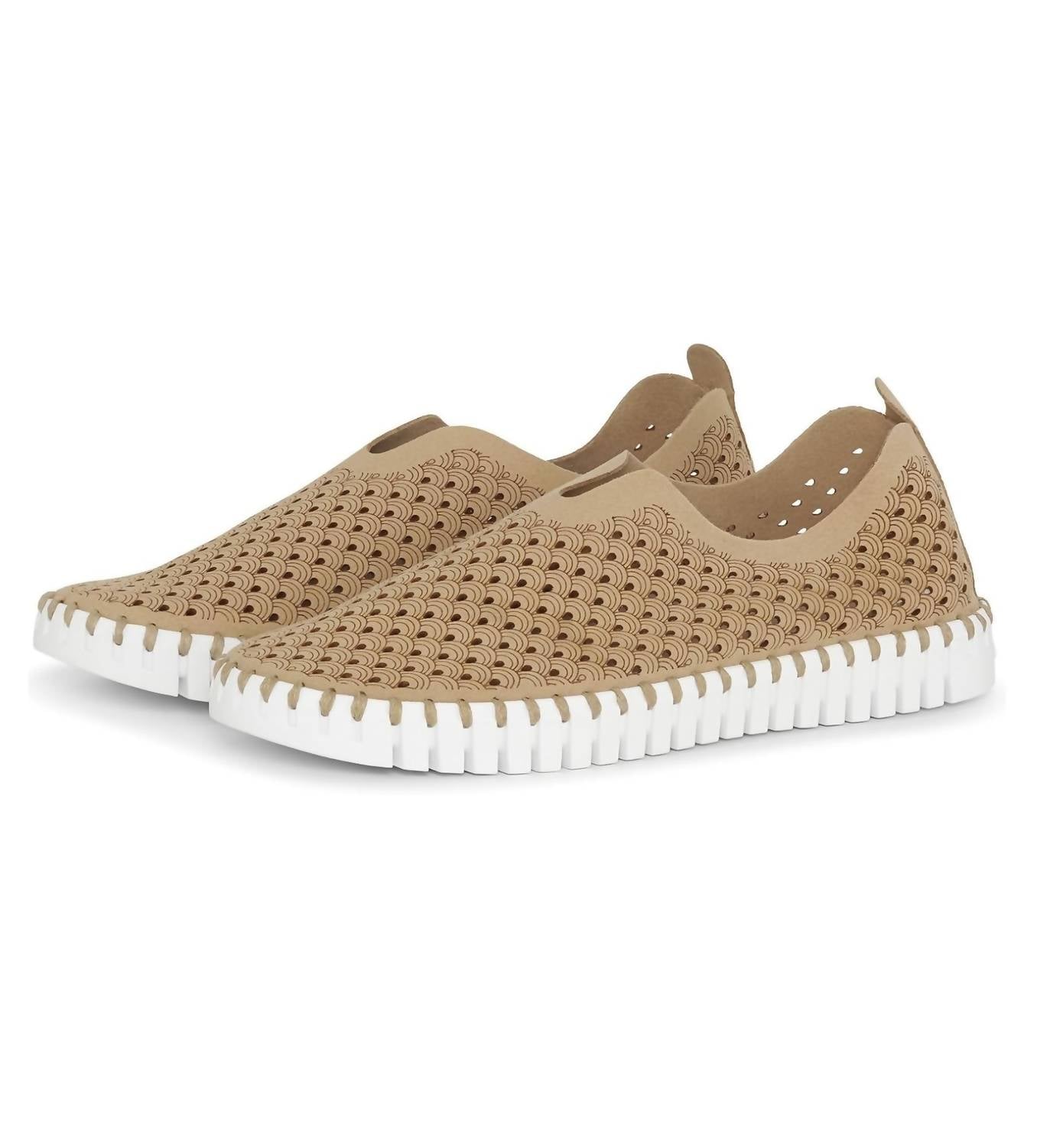 Ilse Jacobsen Women's Tulip 139 Shoes in latte - women's flats