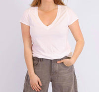 Mila Los Angeles - V-neck Tee