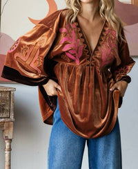 Veveret - Vintage Embroidery Patch Velvet Top
