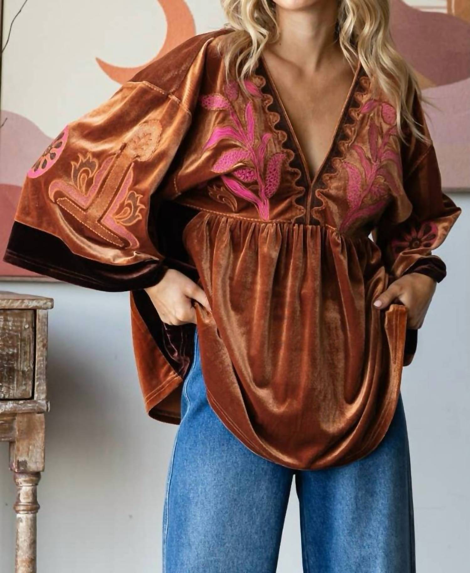 Veveret - Vintage Embroidery Patch Velvet Top