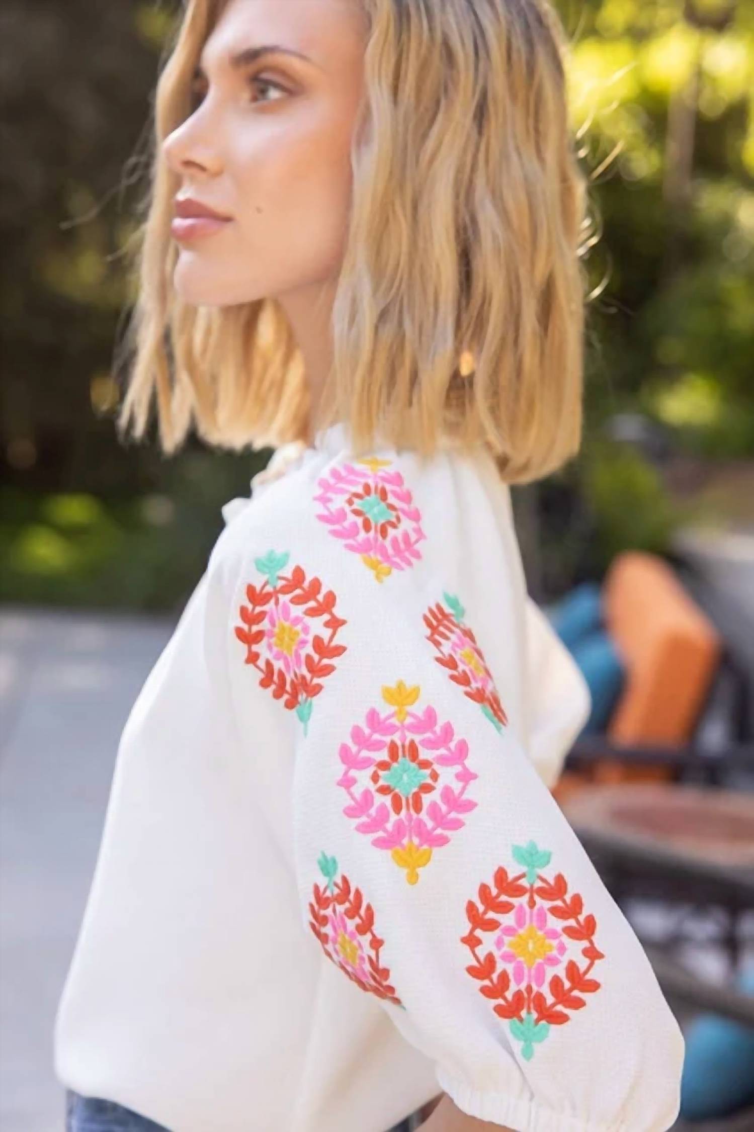Voy - Embroidered Raglan Sleeve Top