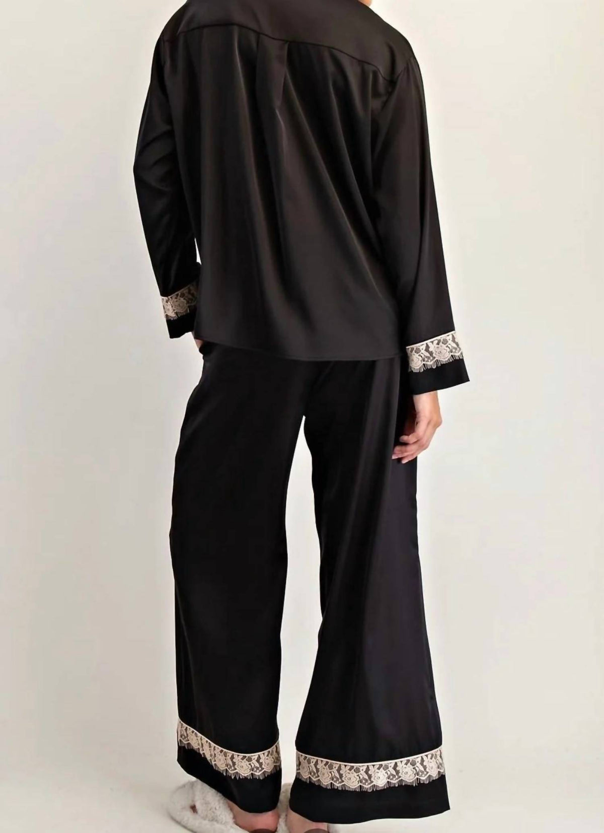 Ee:Some - Women's Lace Trim Satin Lounge Set