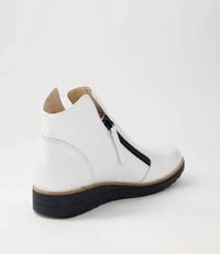 Django & Juliette - Women's Ohmy Sneaker