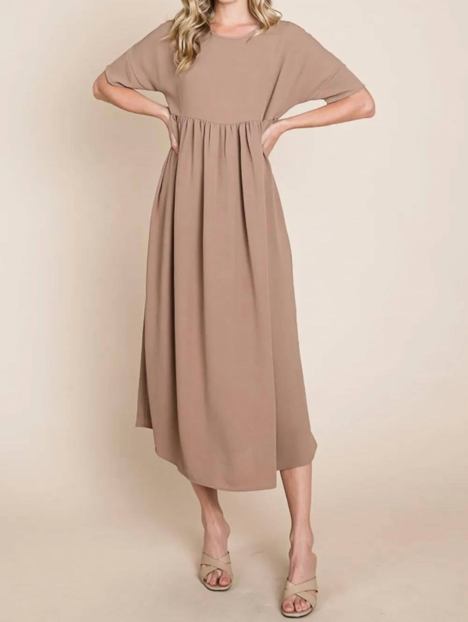 Bombom - Round Neck Ruched Midi Dress