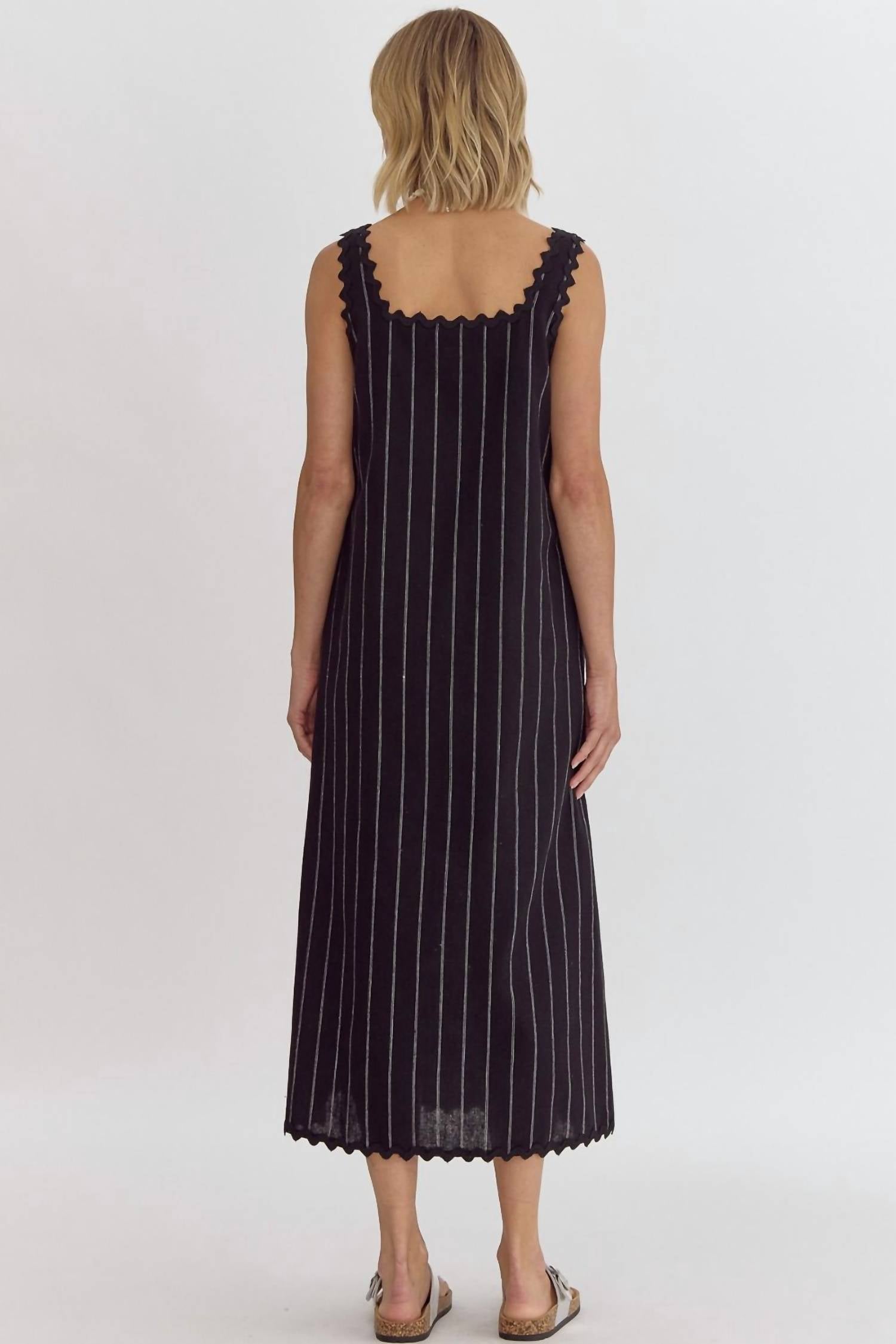Entro - Boutique Chic Midi Dress