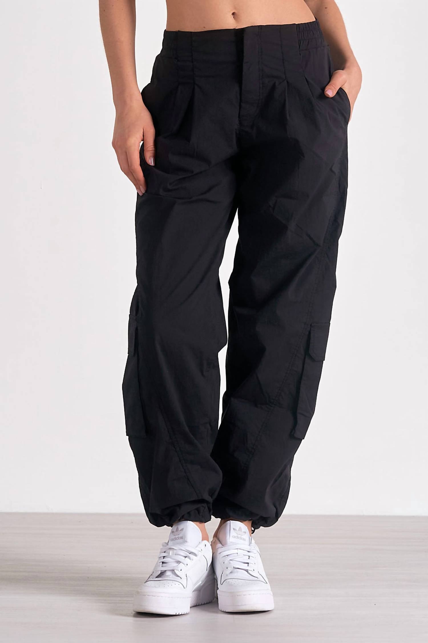 ELAN Utility-chic Cargo Pants in black - women's pants