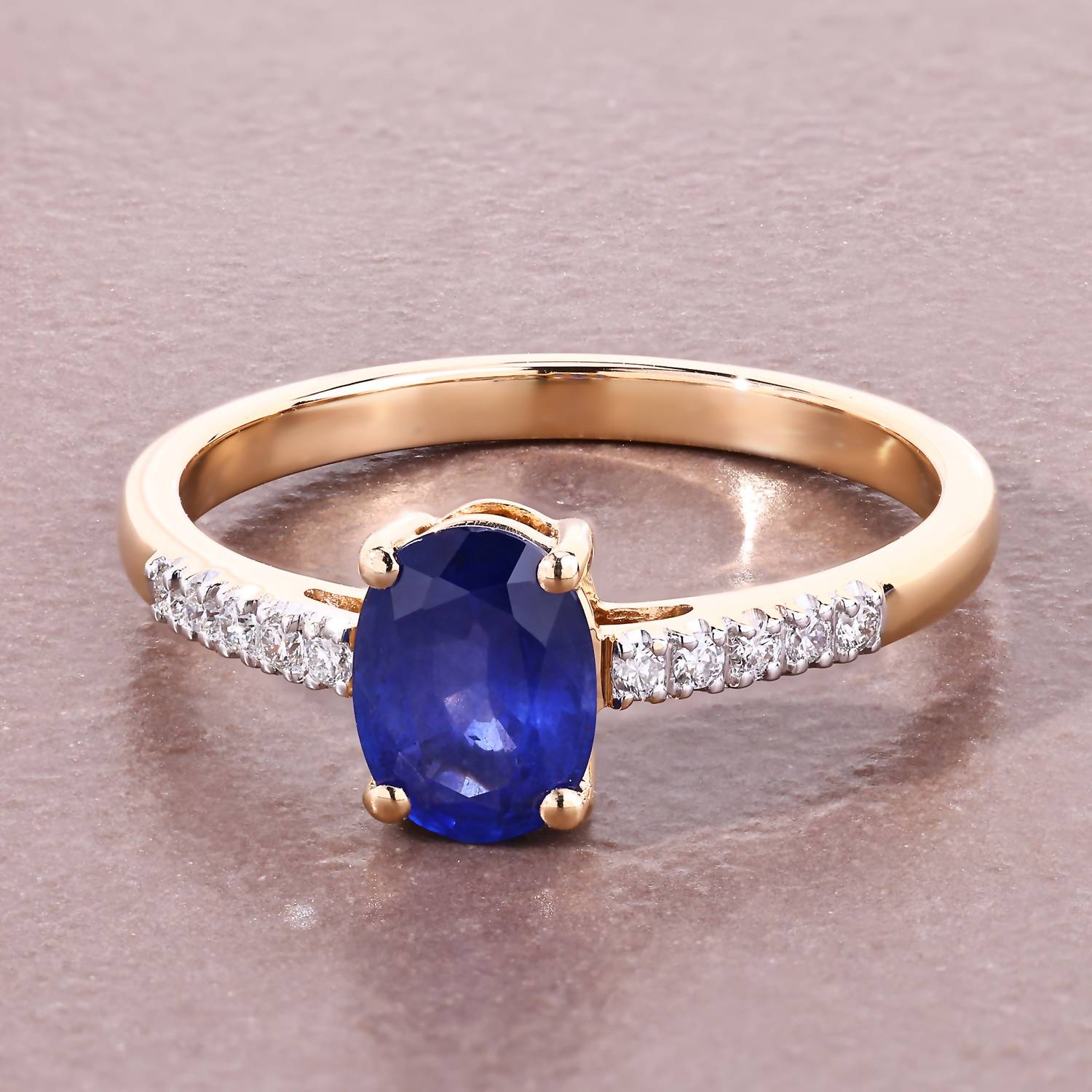 Diana M Jewels Women's Oval Natural Sapphire Fashion Ring (1.22 Ct) - Petite in 18k yellow gold - women's jewelry - detail view