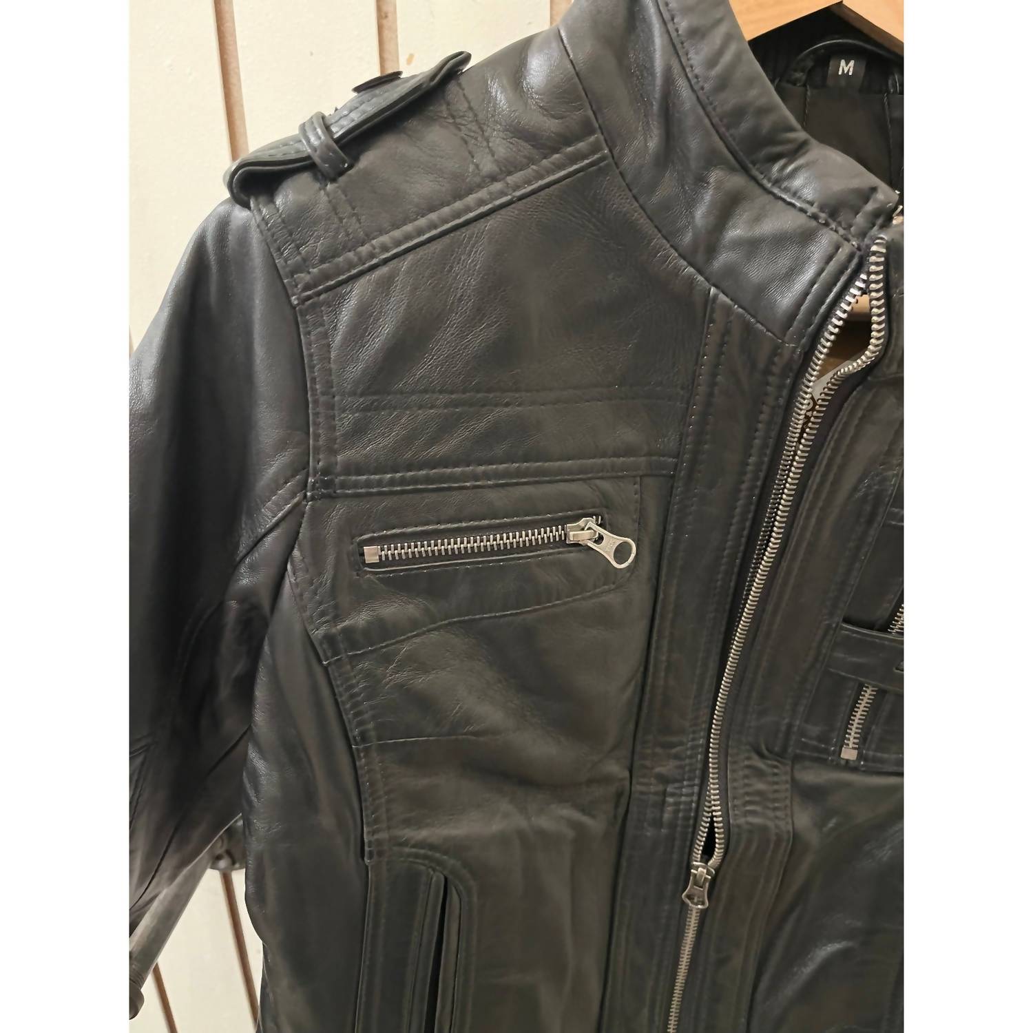 Decrum - Cafe Racer Style Leather Jacket