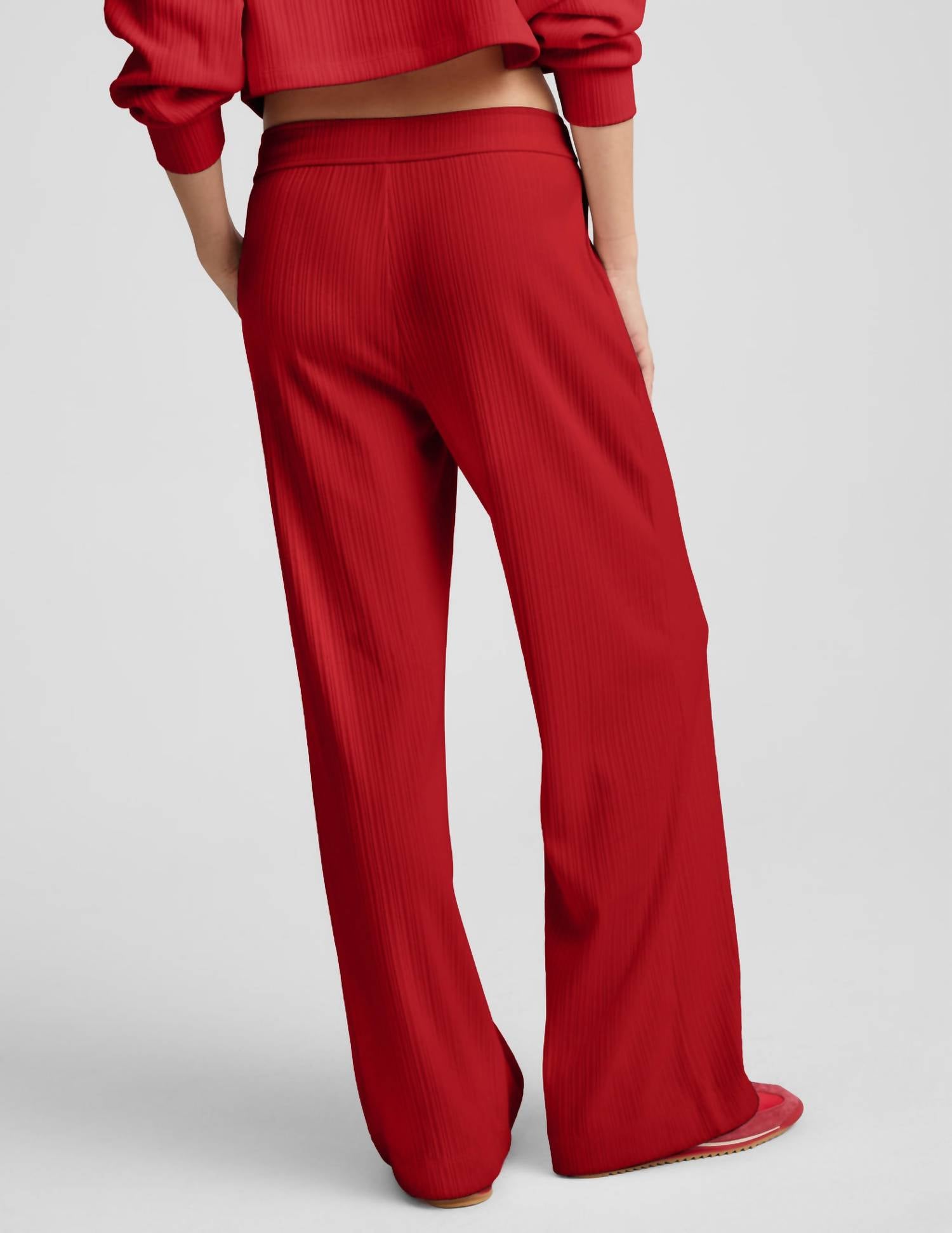 Beyond Yoga - Breathe Easy Ribbed Leg Pant