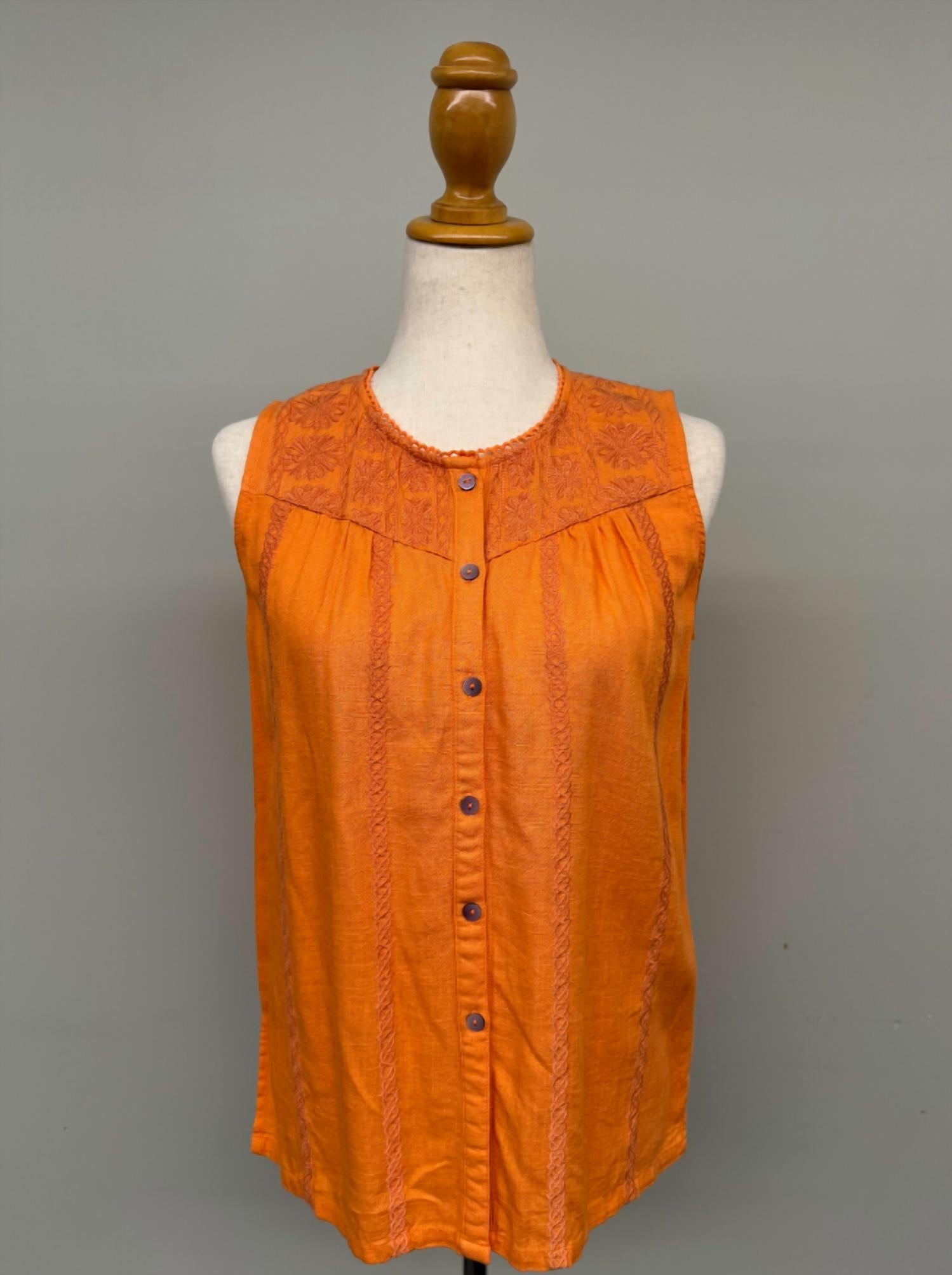 Paparazzi - WOMEN'S SLEEVELESS LINEN EMBROIDERED BUTTON-UP BLOUSE