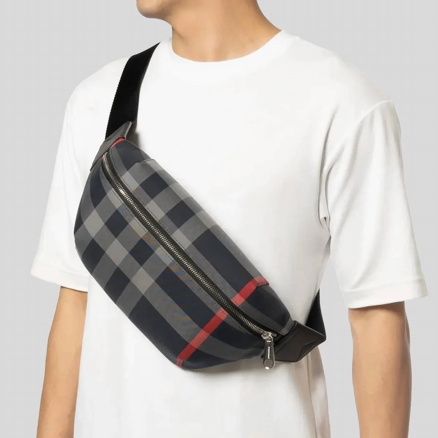 Burberry - Sonny Zipped Belt Bag