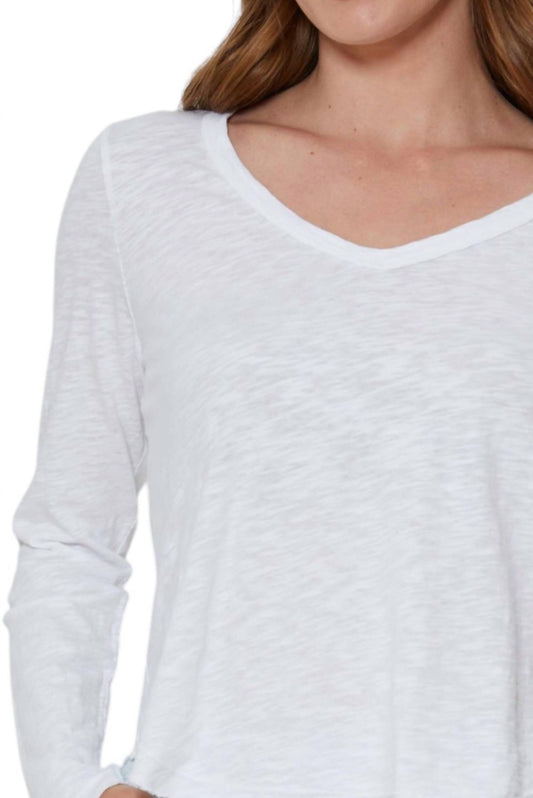 Mododoc - Long Sleeve V-neck Flowy Tee