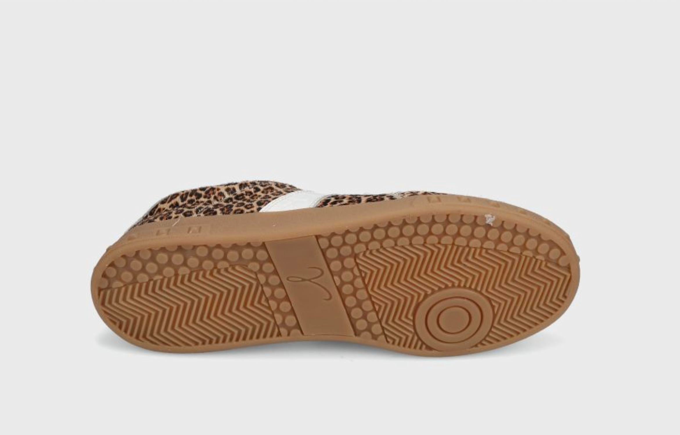 Vaneli - Women's Penny Lace-up Sneaker