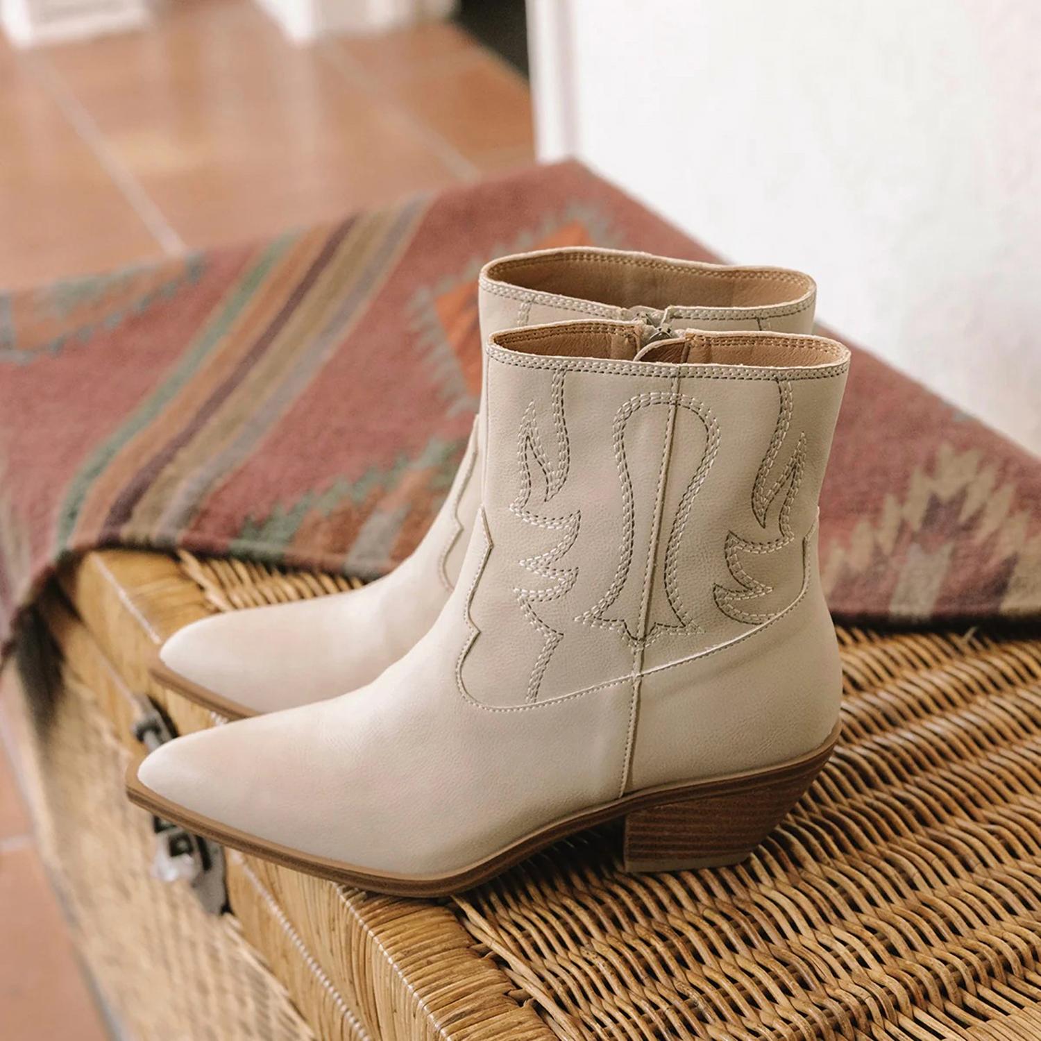 Yellowbox - Women's Clifton Western Boot