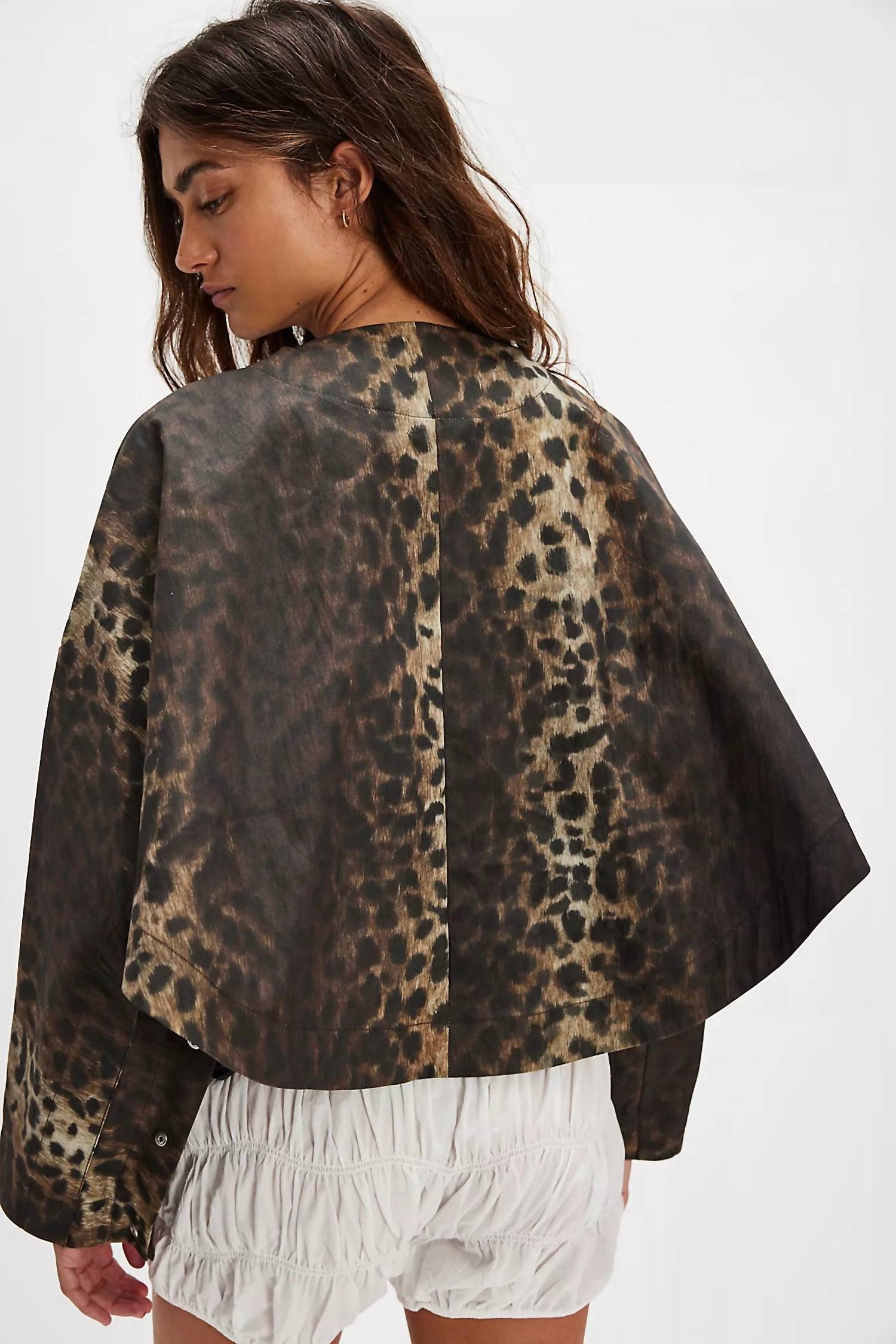 Apparis - Quinn Leopard Cape