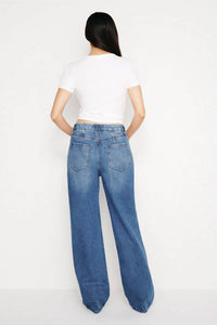 GOOD AMERICAN Good 90s Loose Straight Legs Jeans in blue 541 - women's jeans - detail view