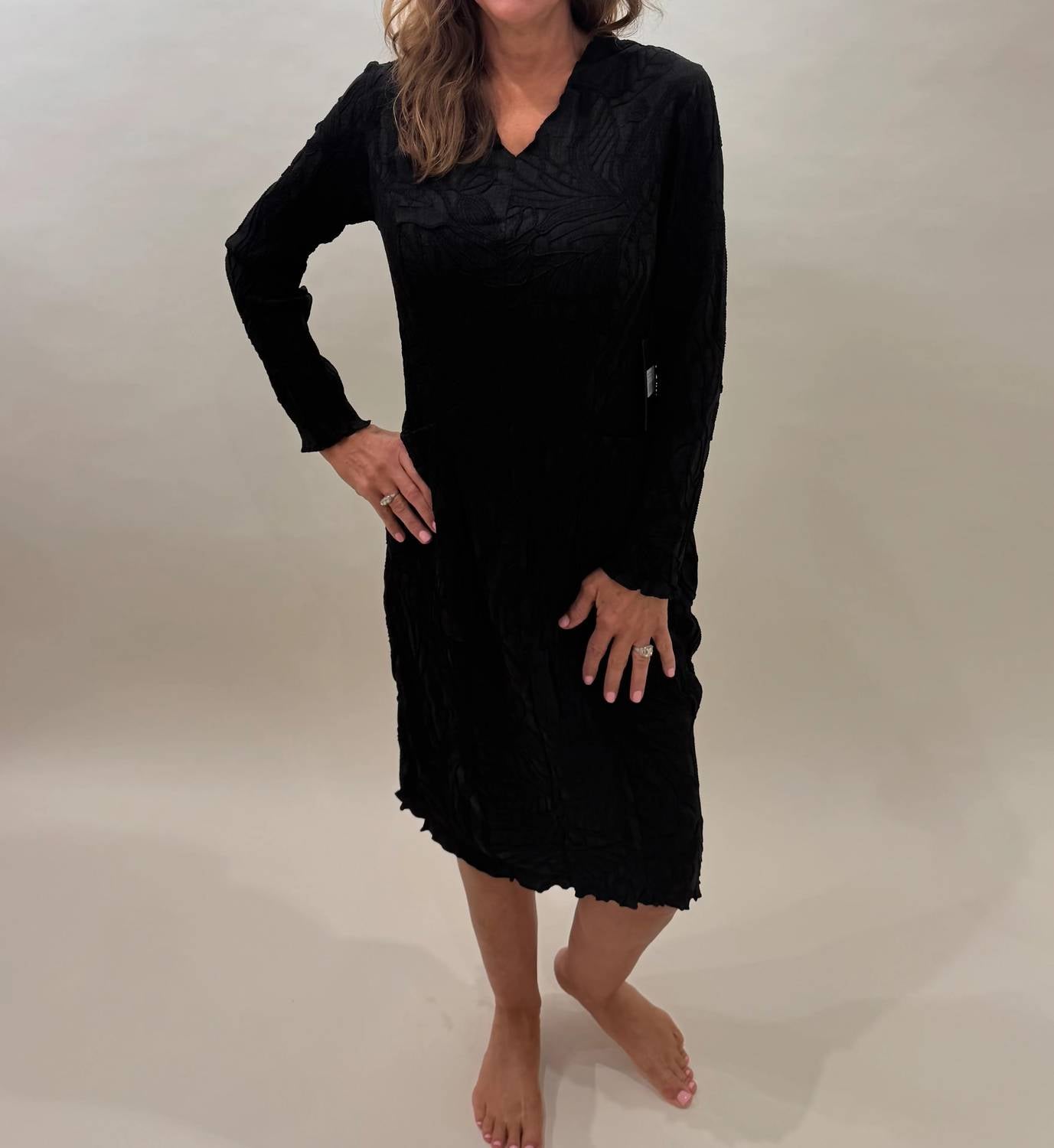 Olivia By Habitat - Sculpted Floral Embossed Cocoon Dress