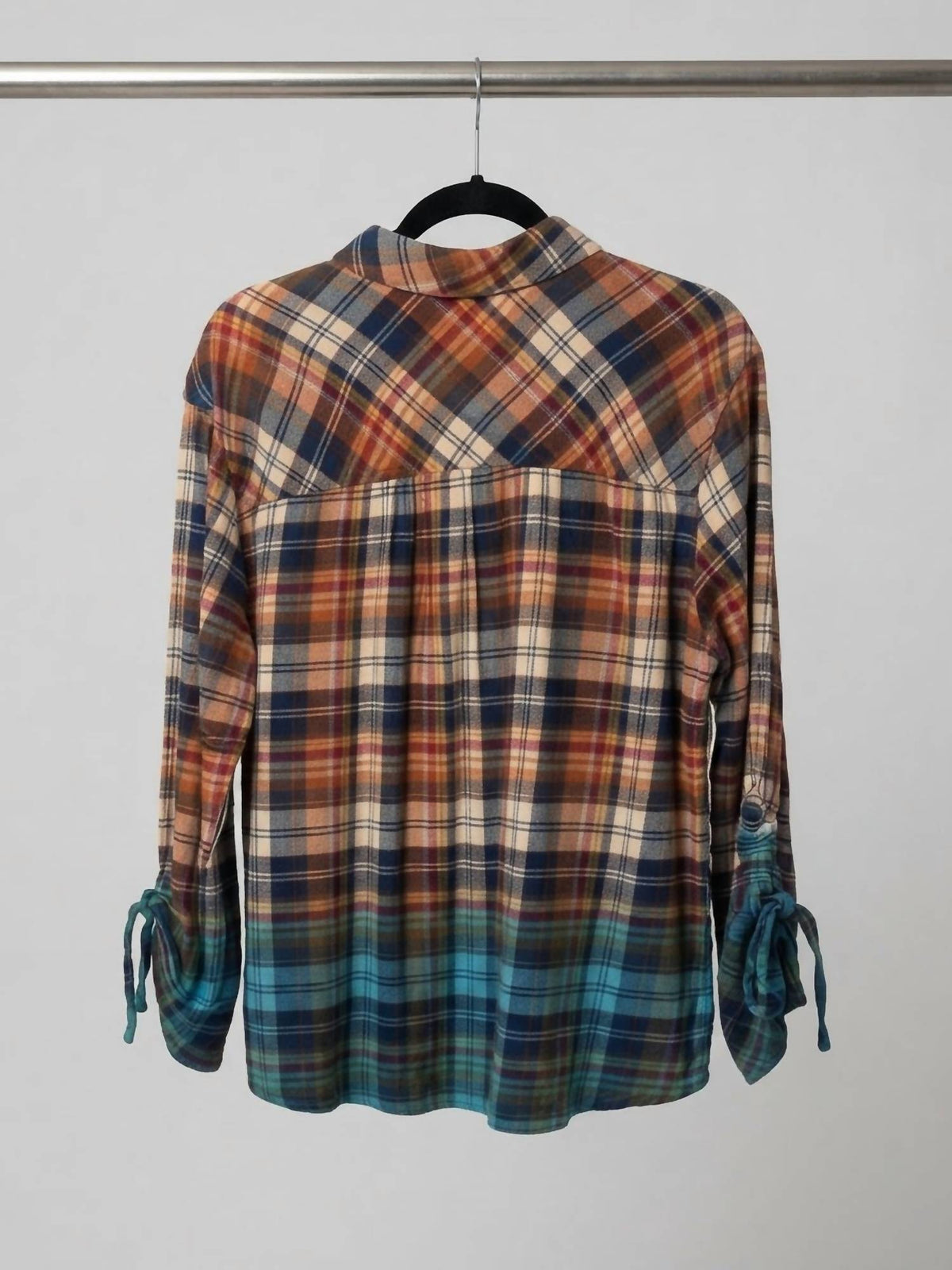 Tru Luxe - Women's Dip Dyed Ruched Sleeve Button Up Top