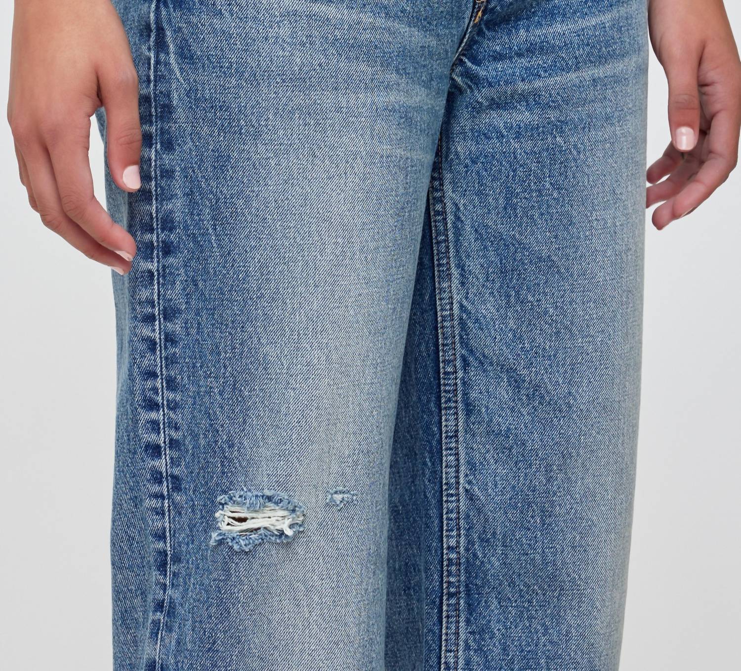 Moussy Vintage Carlstadt Low-rise Straight Jean in light blue - women's jeans - detail view