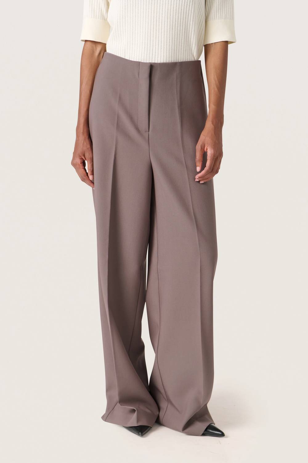 Soaked In Luxury - Corinne High-waisted Wide Legs Trousers