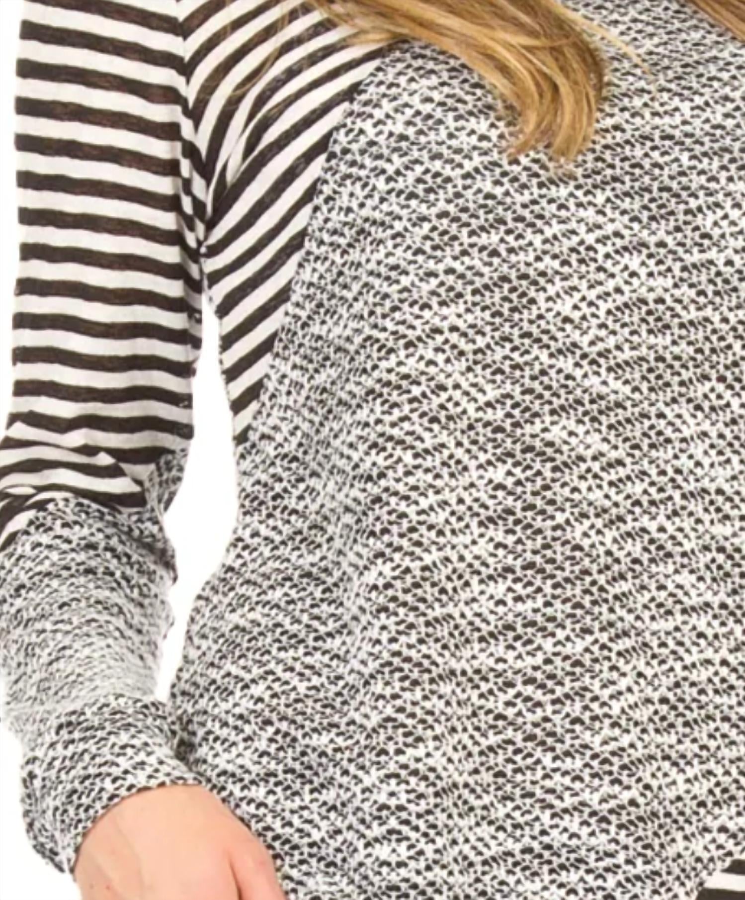 Papillon - Textured And Stripe Patch Pullover Tunic