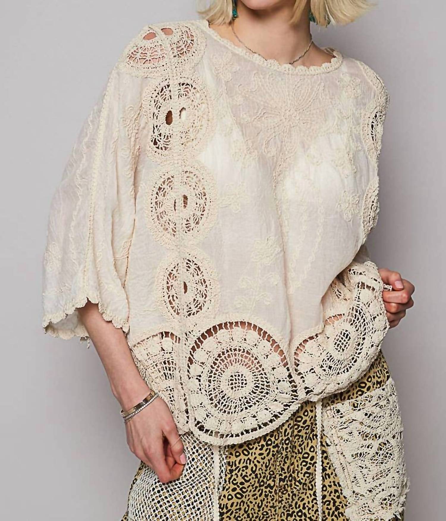 Pol - Round Neck Short Sleeve Floral Embroidery Top