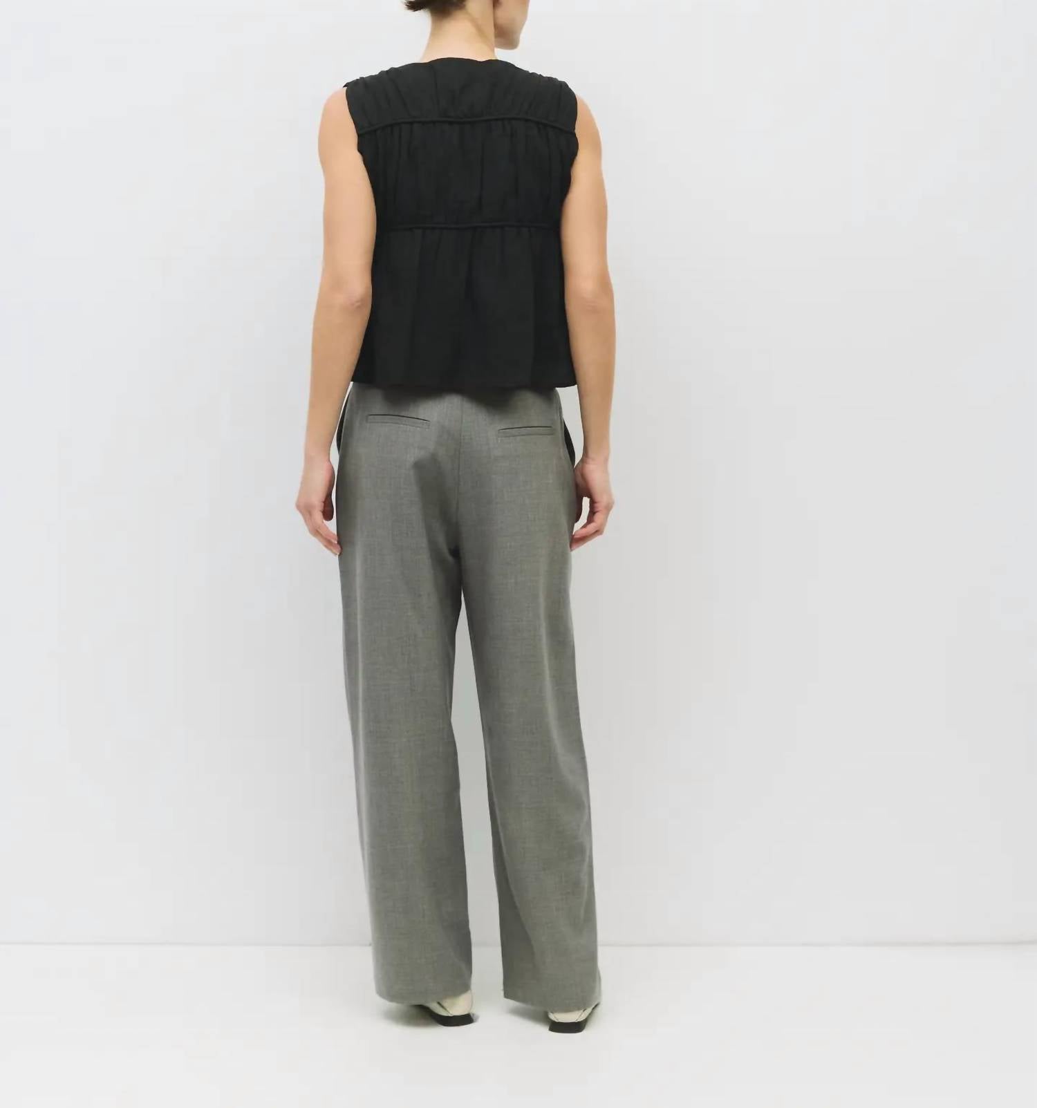 Mod Ref - Gathered Neck Sleeveless Top