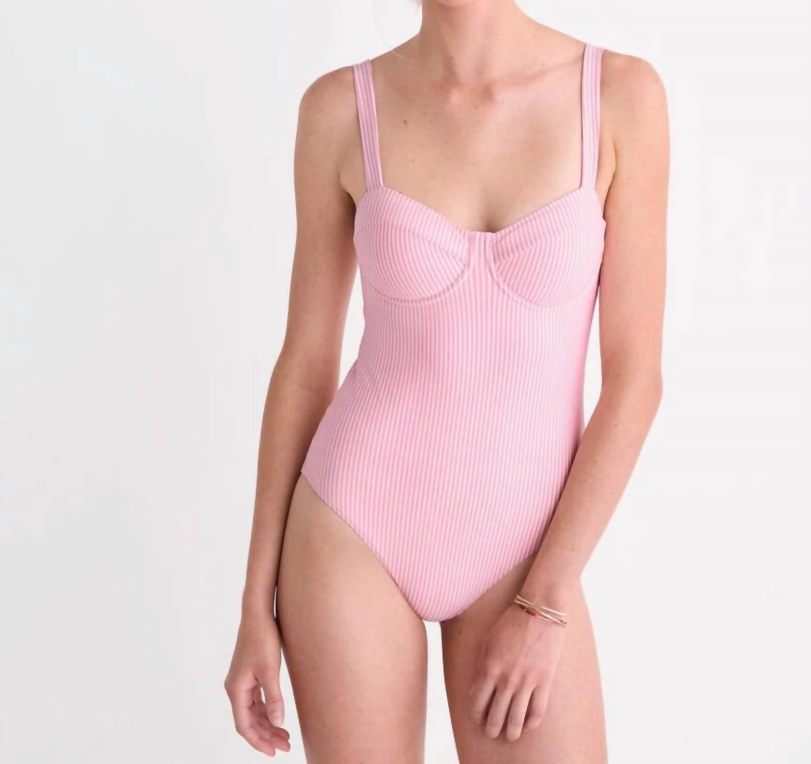 Vineyard Vines - Amagansett Seersucker Underwire One-piece Swimsuit
