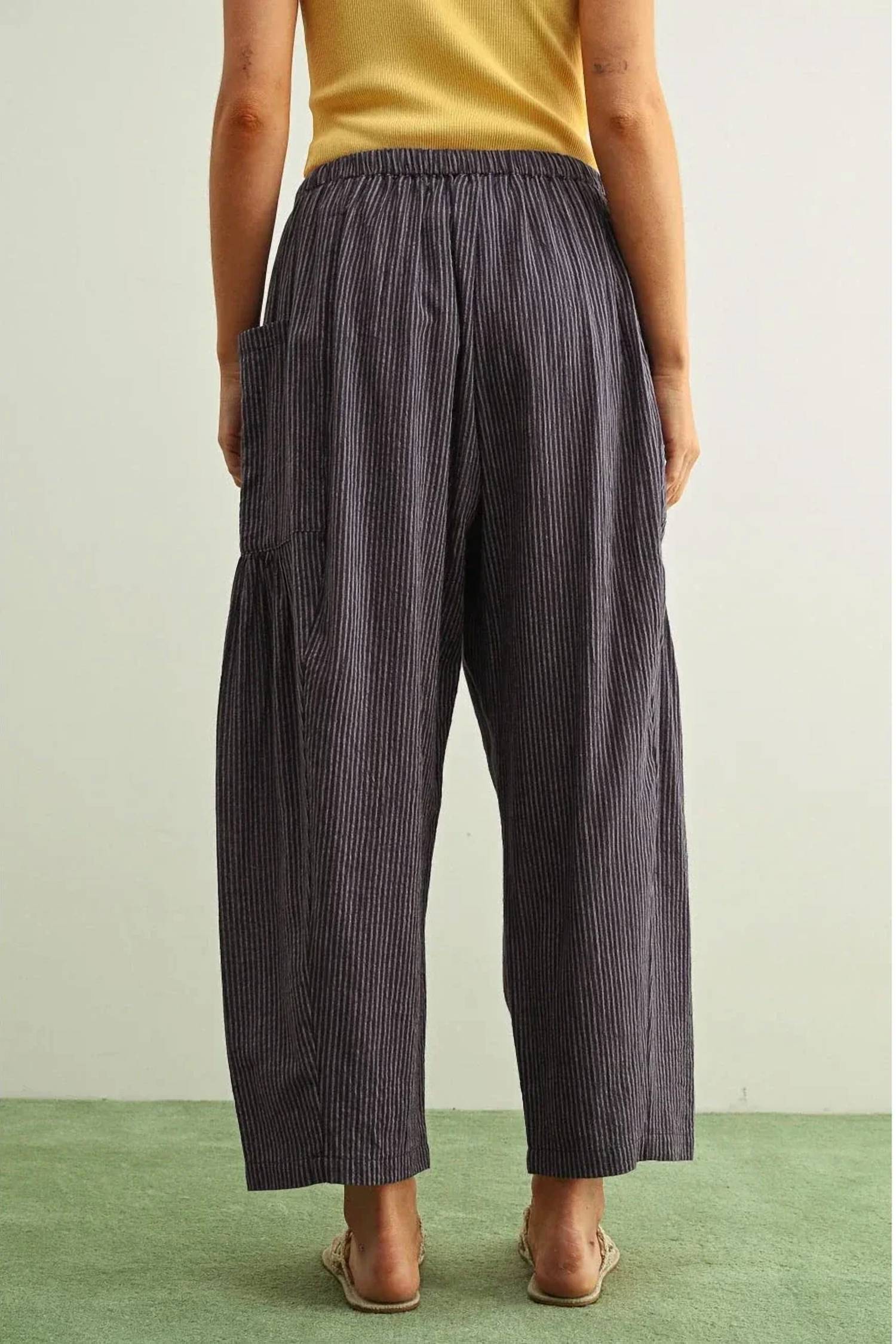 Miou Muse - PINSTRIPED LOOSE PANTS WITH POCKETS